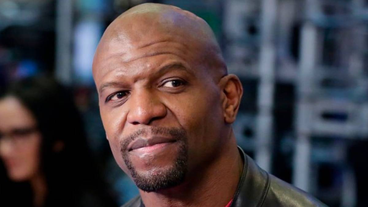 terry crews looking to side