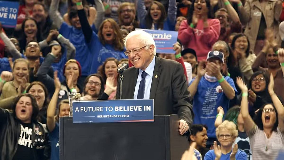 bernie sanders criticizes trump for blaming shootings on internet and video games