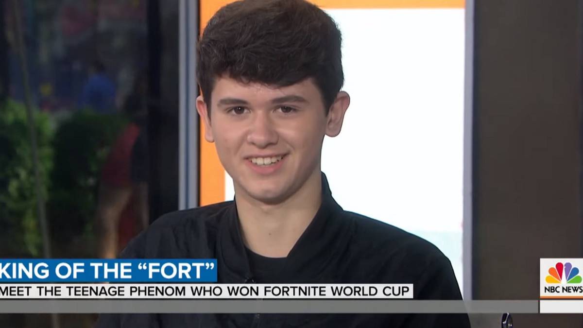 fortnite world cup winner bugha swatted on twitch