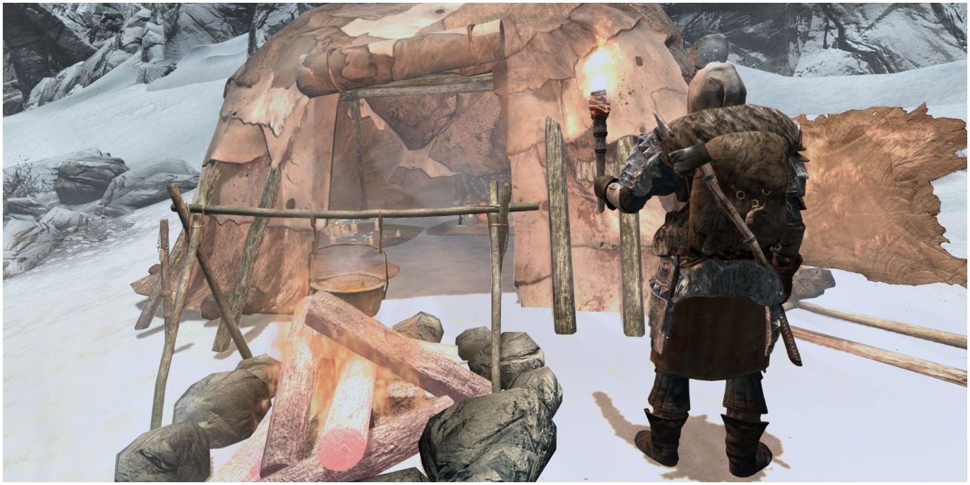 Skyrim Frostfall mod campfire and tent. Mod by Chesko (Nexus Mods).