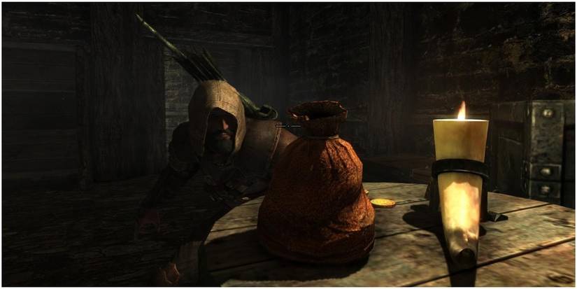 Player prepares to steal a coin purse in Skyrim