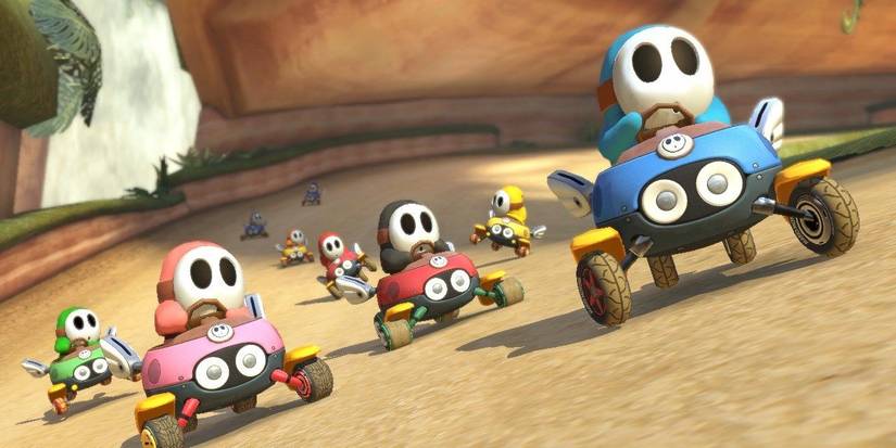 Multiple Shy Guys racing