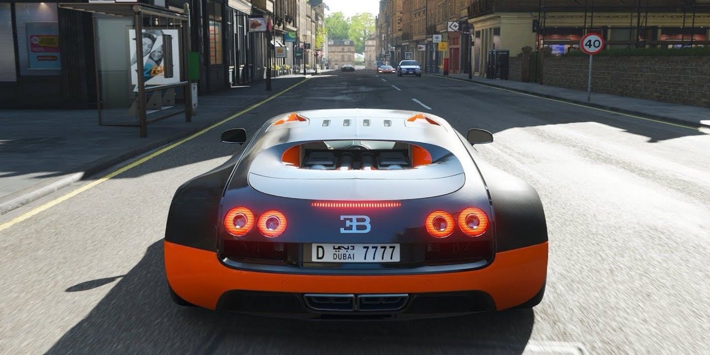 Forza Horizon 4 Bugatti Veyron Super Sport вид сзади оживленная городская улица