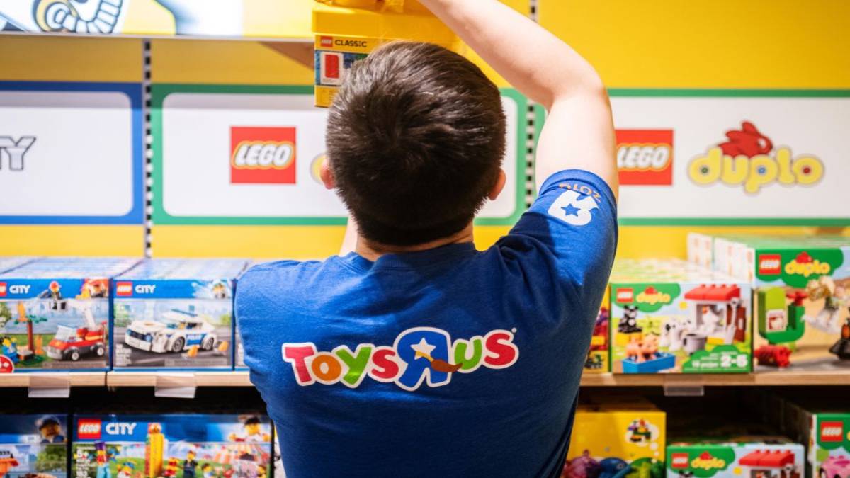toys r us coming back