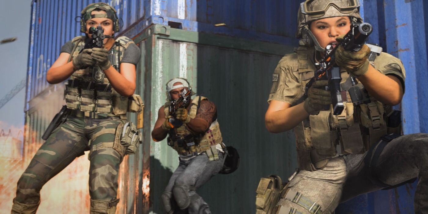 modern warfare three soldiers in front of cargo crates