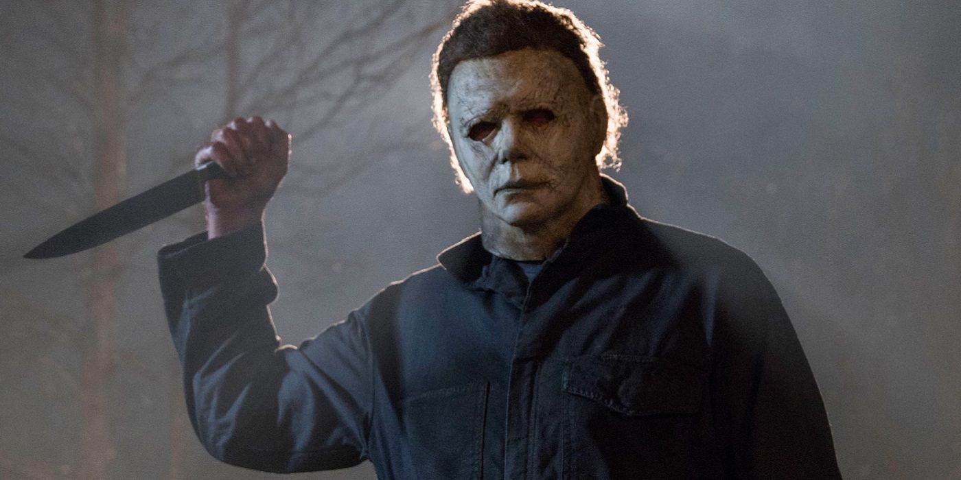 Michael Myers holding up a knife in Halloween