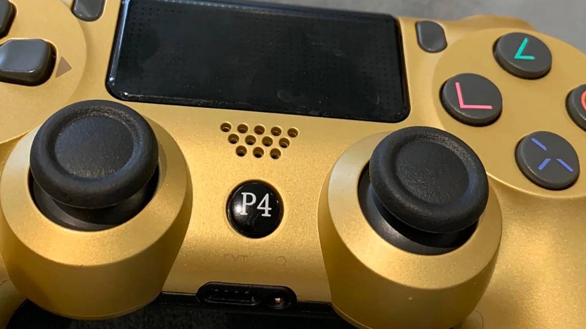 Bootlegged PS4 controller with 