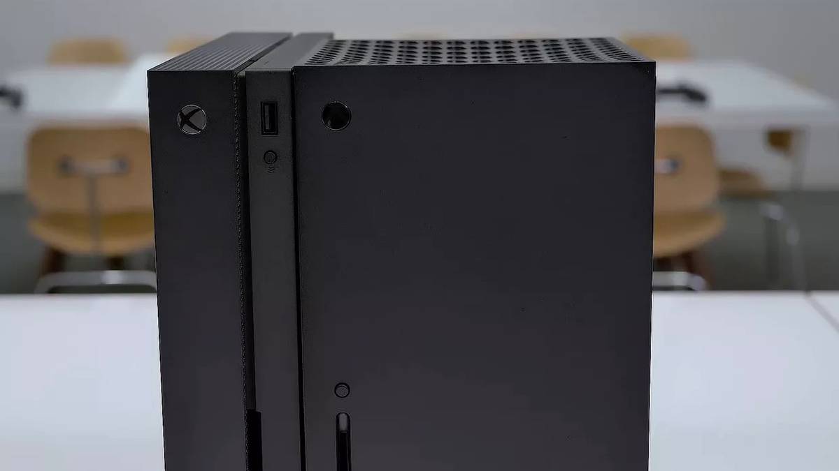 Xbox Series X (standing upright)
