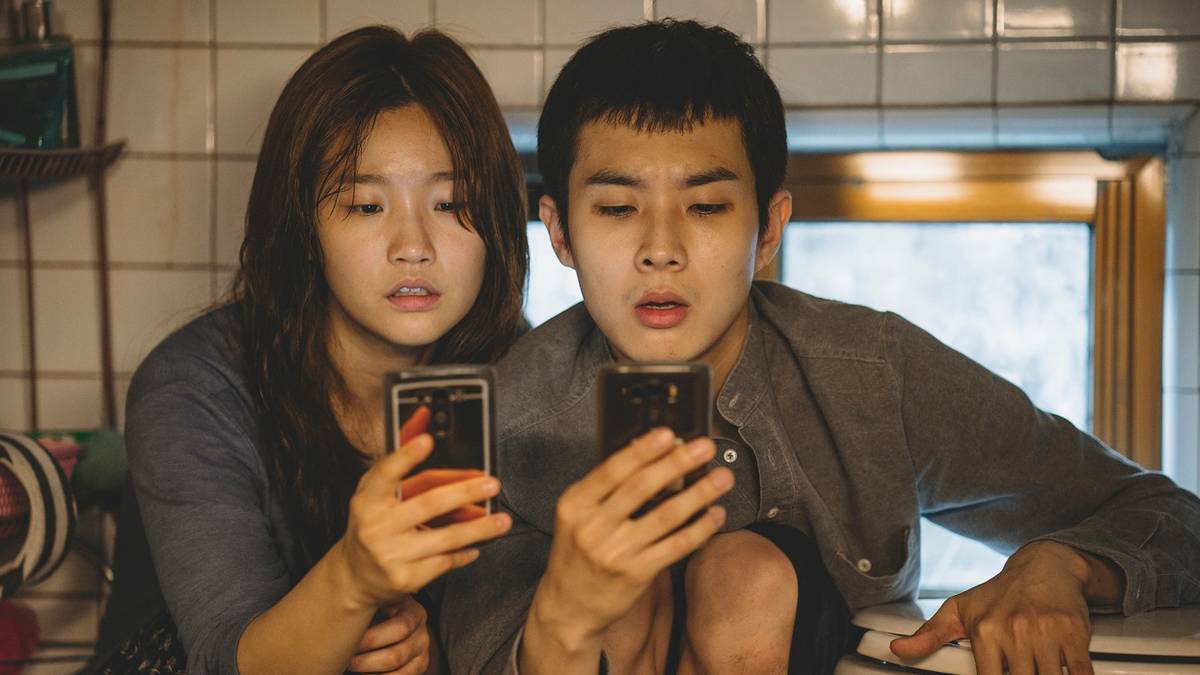 hulu streaming record april 2020