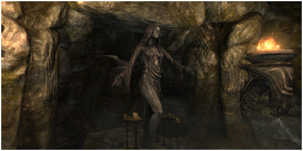 Nocturnal statue in the Nightingale Sanctuary in Skyrim Elder Scrolls