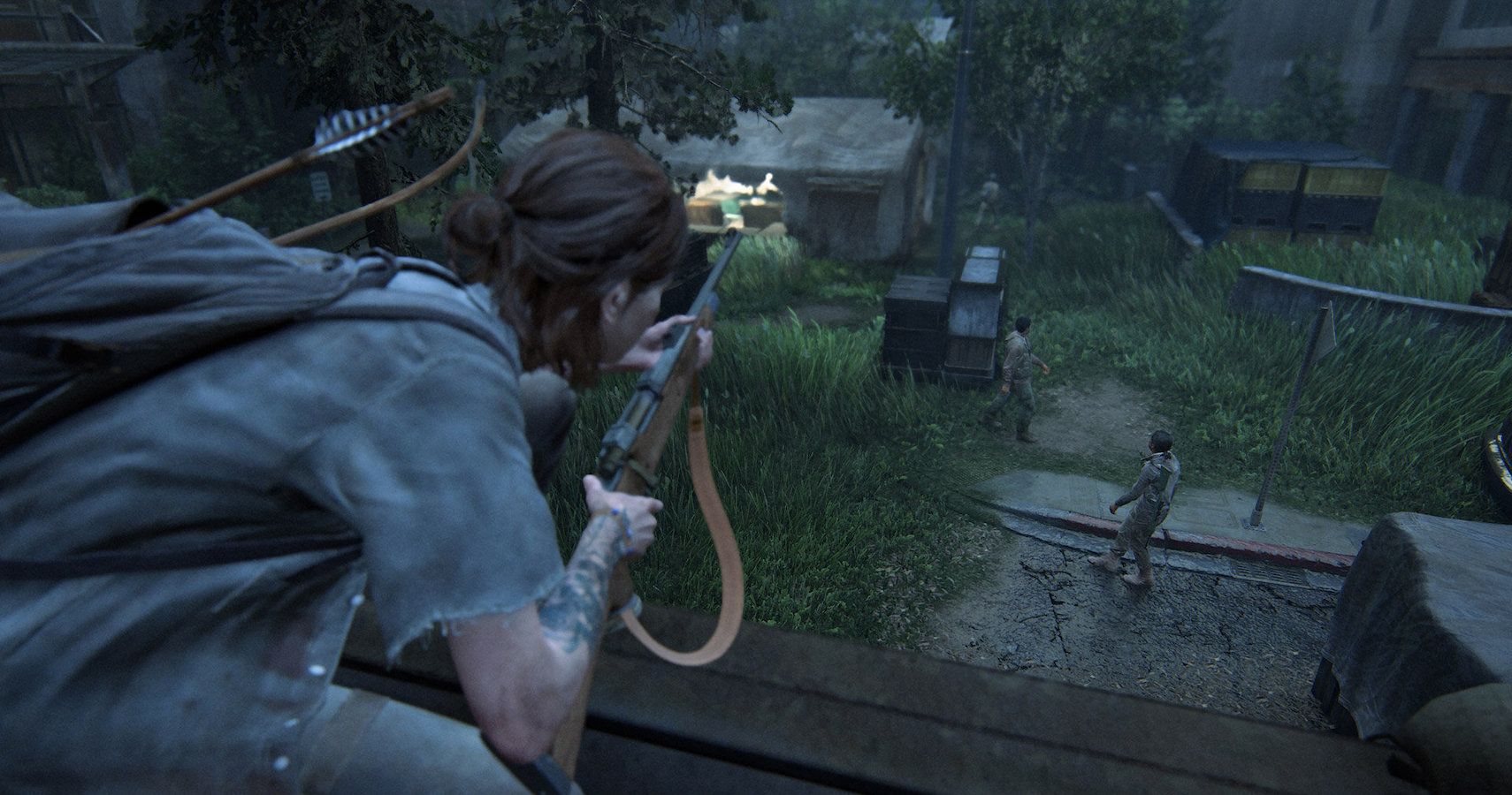 The Last of Us 2 Ellie holding a rifle above the enemy