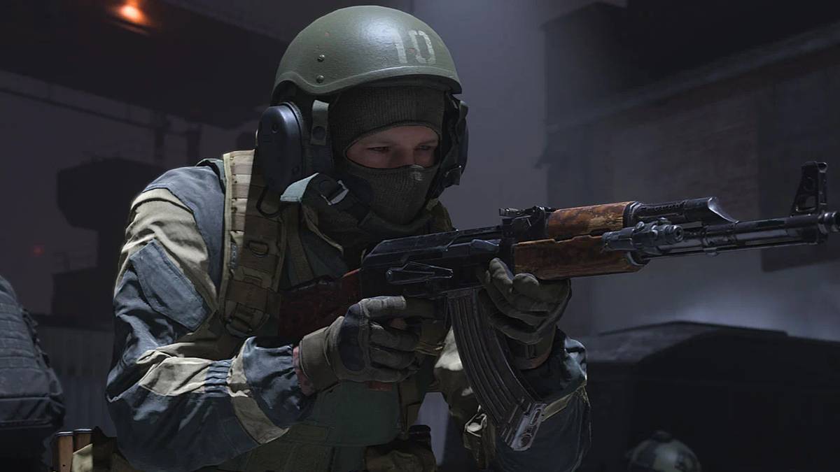 operator with assault rife