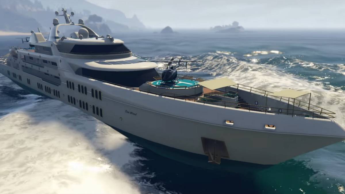 yacht-in-ocean