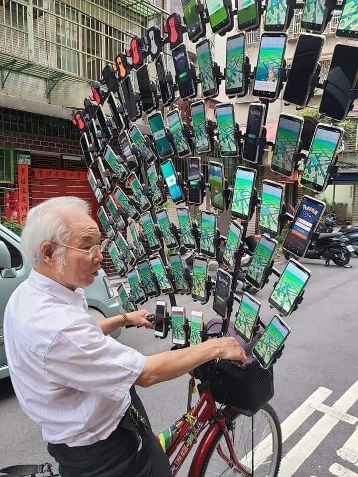 Pokemon GO Grandpa Plays Game With 64 Phones at Once