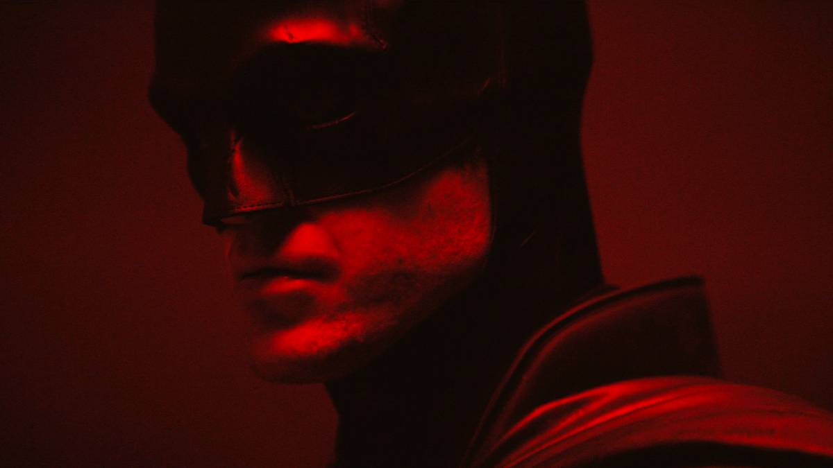 robert pattinson the batman red tint