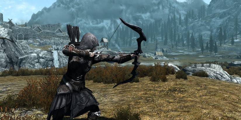 Karliah aiming her bow in Skyrim 