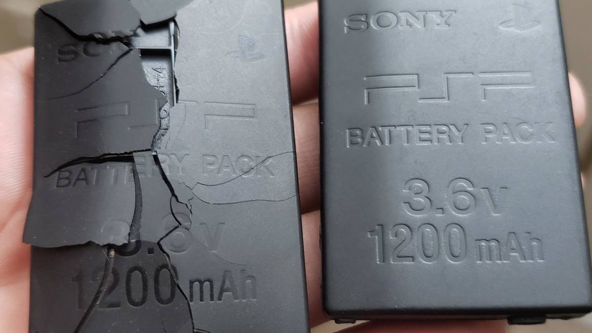PSP battery broken and new