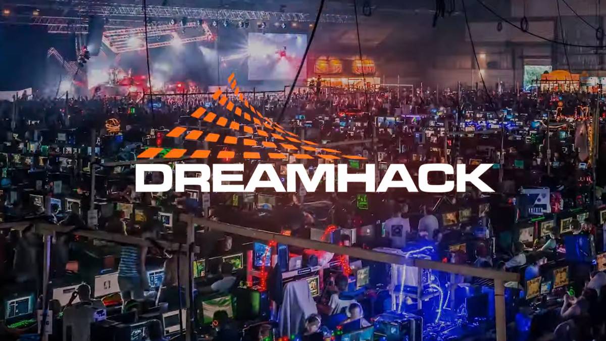 DreamHack Title over an excited crowd.