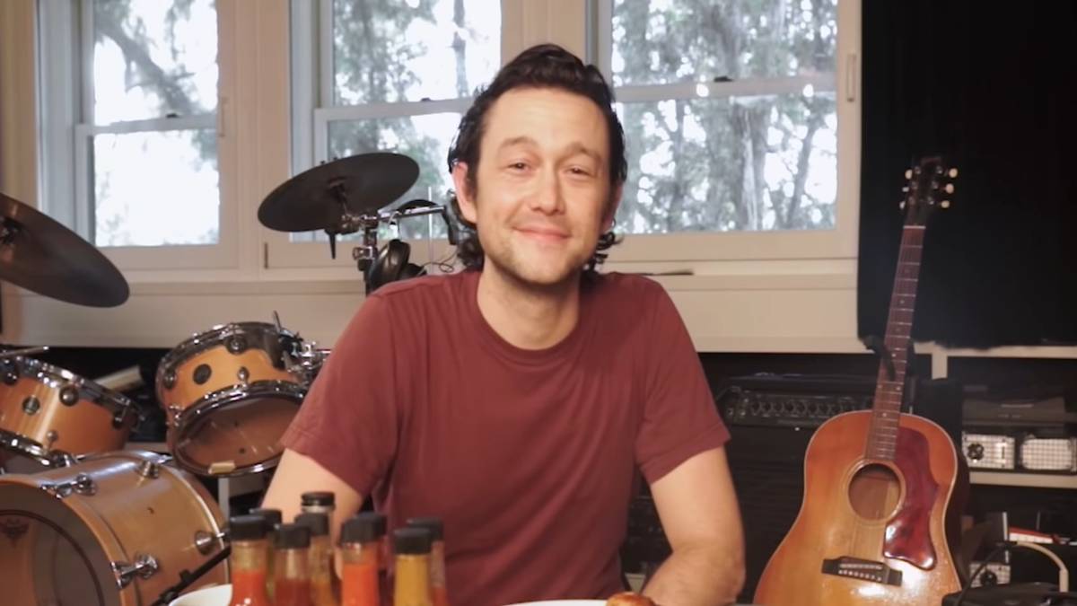 joseph-gordon levitt hot ones episode screenshot