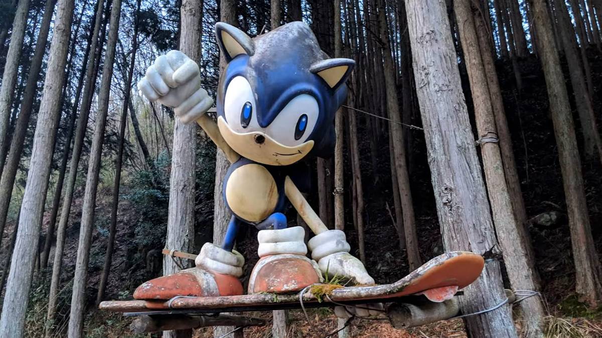 sonic the hedgehog statue restored japan snowboard