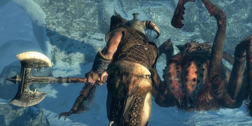 Dragonborn attacking with a 2H weapon