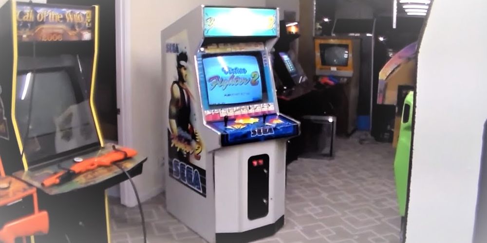 A Virtua Fighter 2 arcade cabinet