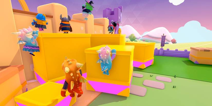 Players climbing walls in Fall Guys multiplayer