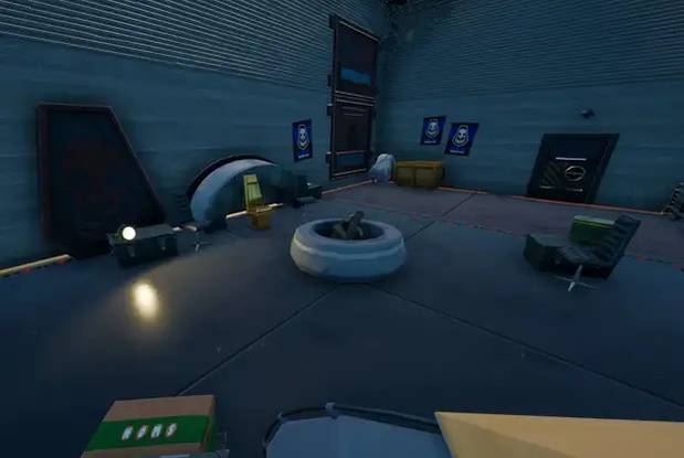 Season 4 secret gold chair