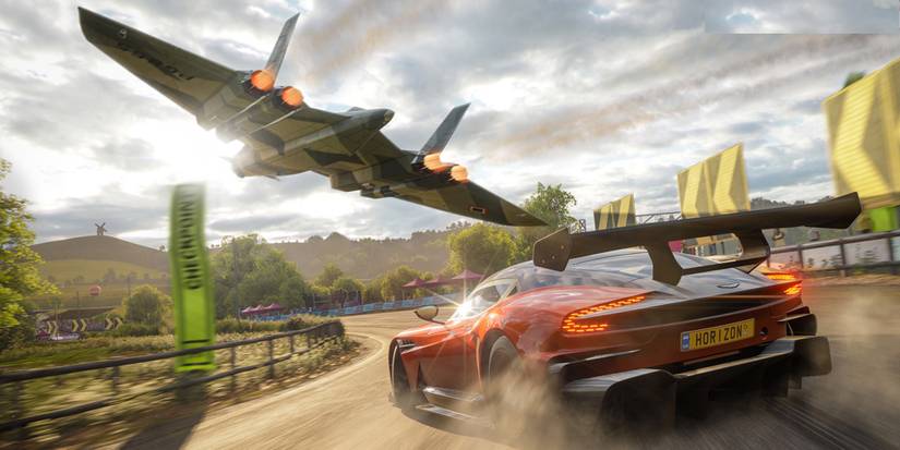 Forza-Horizon-4-Car-and-Jet-Speeding