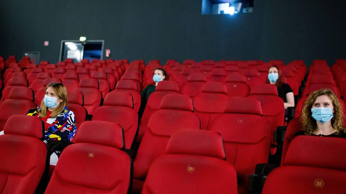 movie theater social distancing