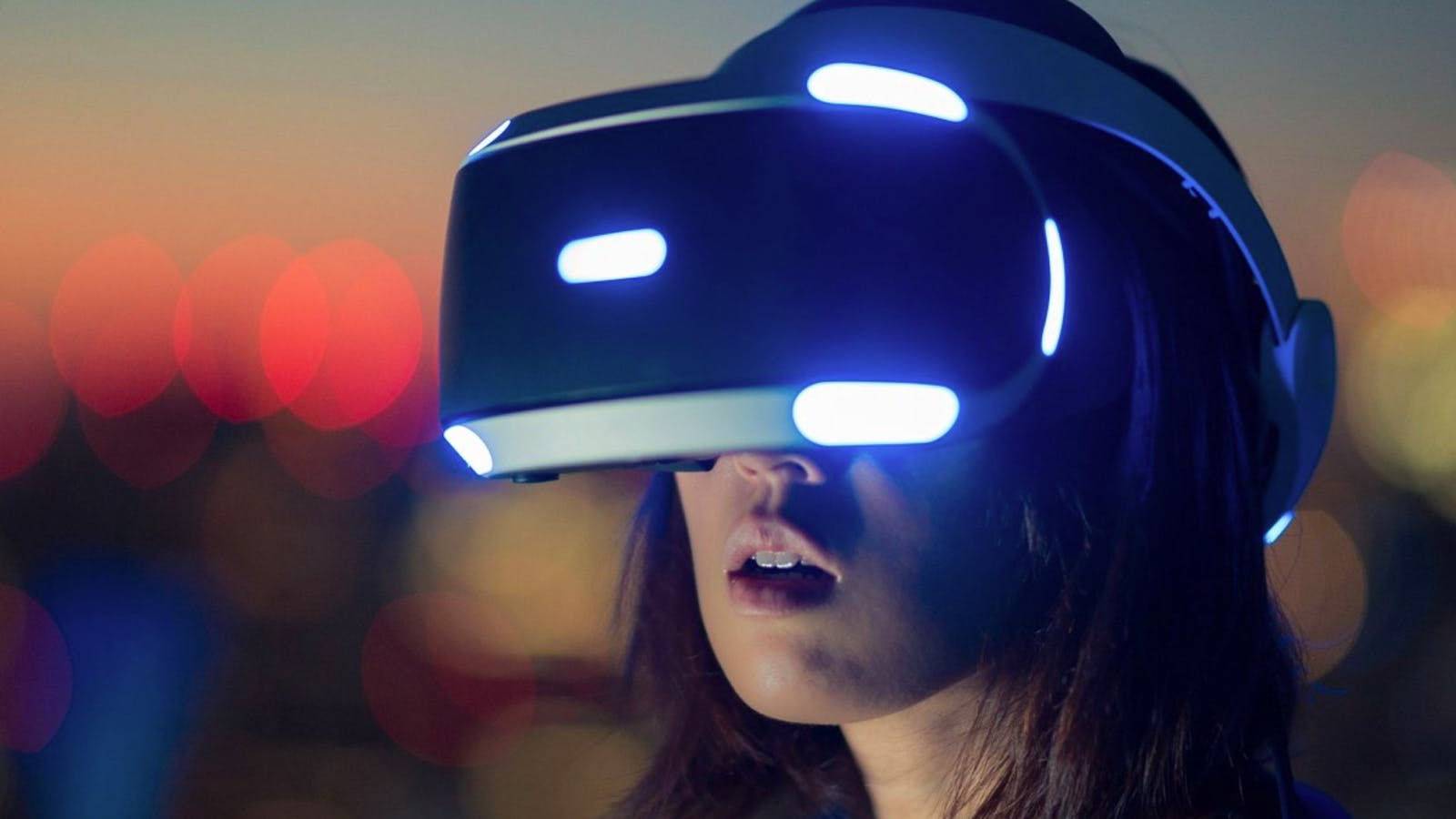 psvr headset woman