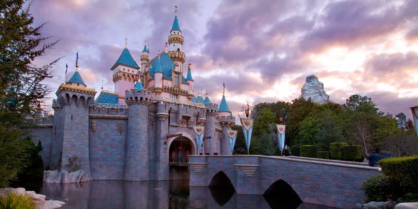 disneyland empty castle