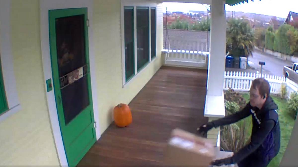 fedex employee throw xbox