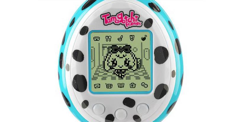 A Tamagotchi easting cake