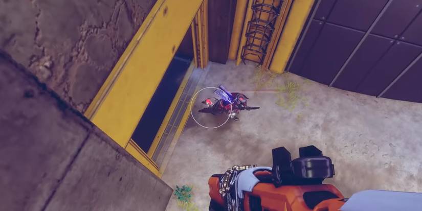 Attacking from a door bait - Destiny 2 Hunter DPS Tips