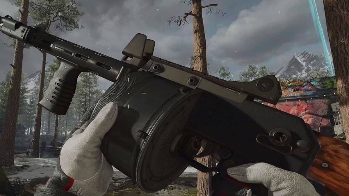 player examines streetsweeper shotgun in die maschine