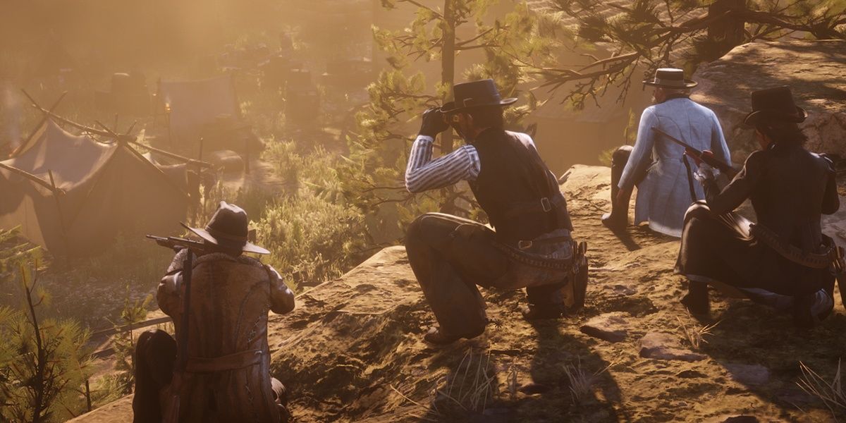 Players Scoping out a gang hideout in Red Dead Online