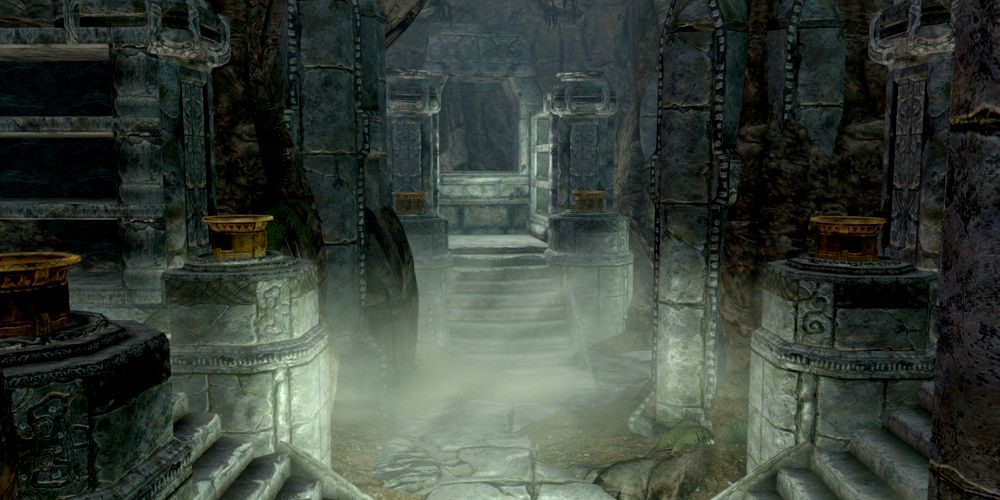 foggy interior of markarth's hall of the dead in skyrim