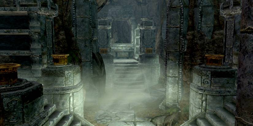 foggy interior of markarth's hall of the dead in skyrim