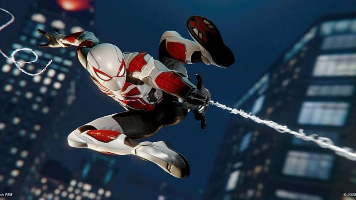 whit suit pose spidey remaster