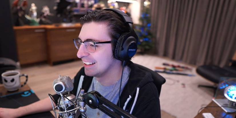 twitch shroud webcam sitting at desk