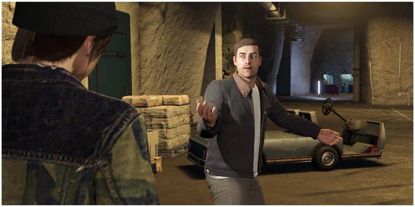 Agent 14 talking to a player inside of a bunker