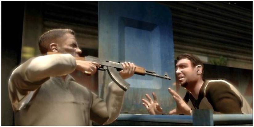 Roman Bellic being held at gunpoint