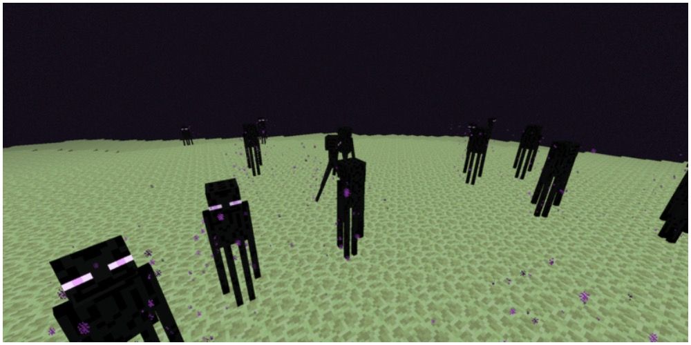 A group of Endermen in The End
