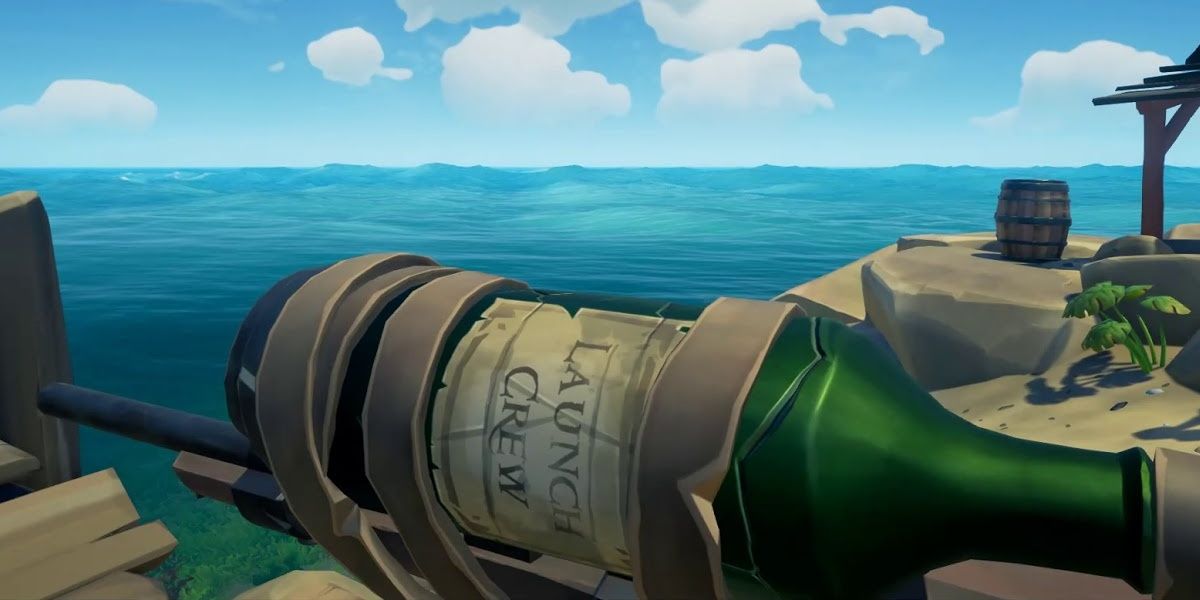 A player wields the Launch Crew Eye of Reach in Sea of Thieves