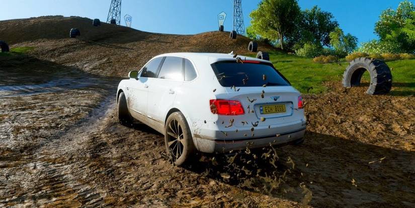 Forza Horizon 4 Bentley Bentega turning and offroading