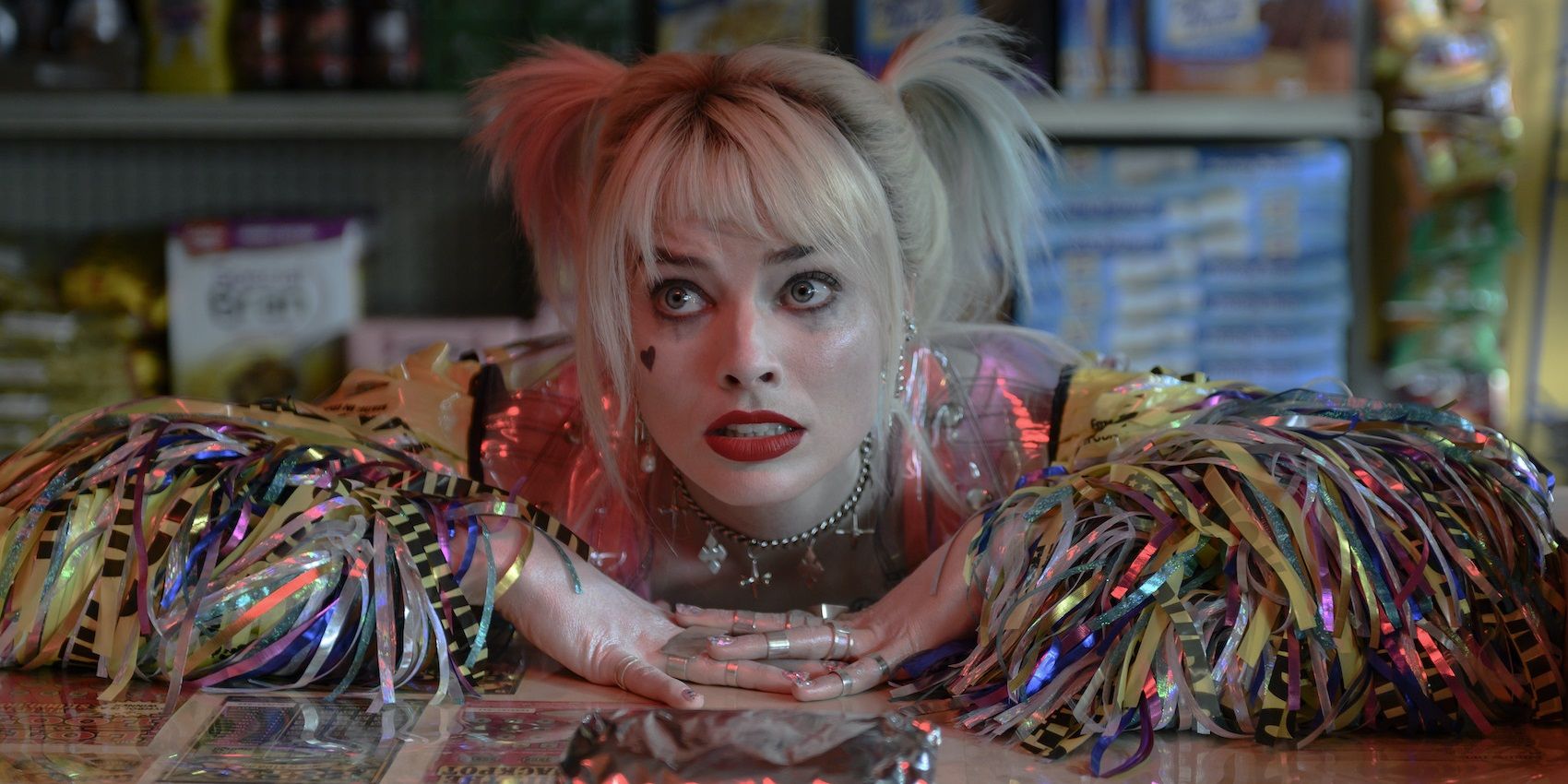 Suicide Squad Harley Quinn buys a breakfast sandwich in Birds of Prey