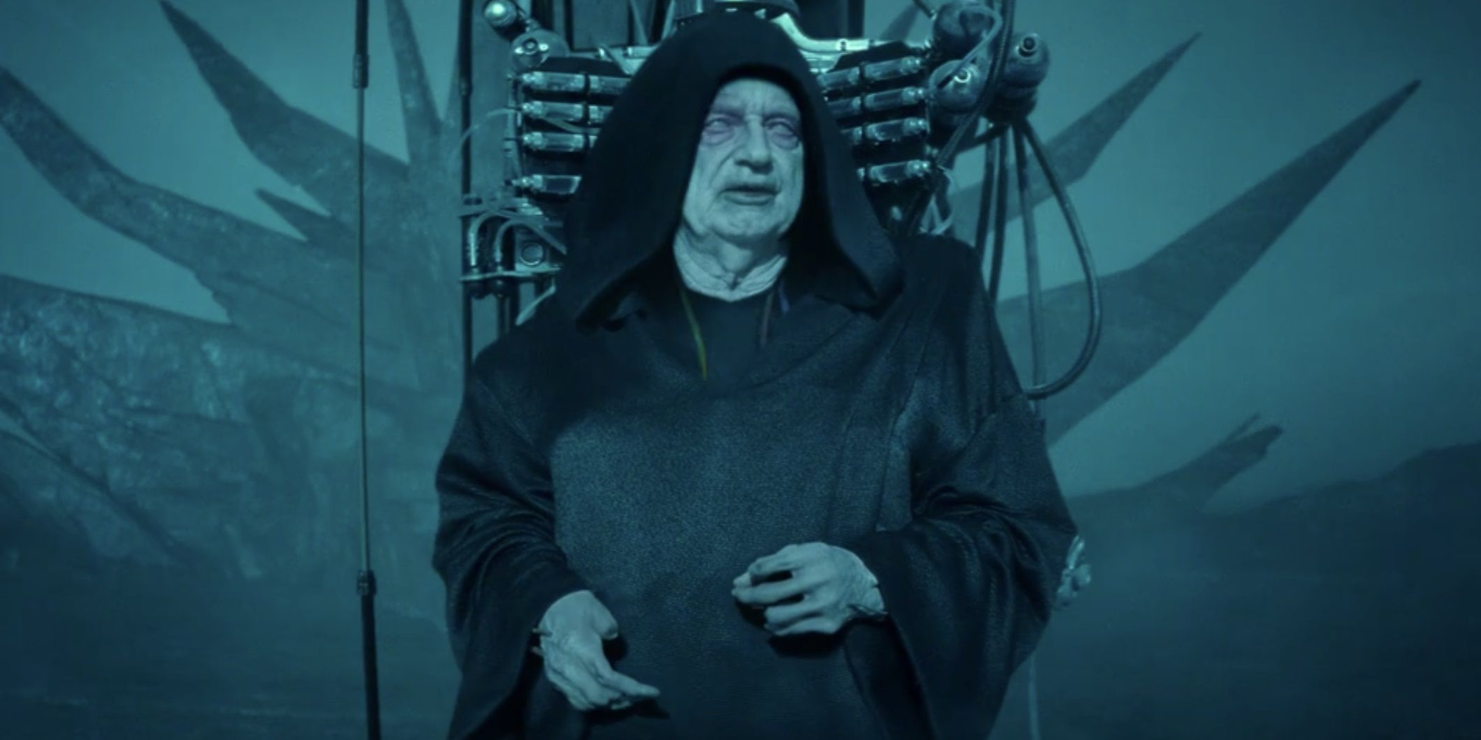 Ian McDiarmid as Emperor Palpatine in The Rise of Skywalker