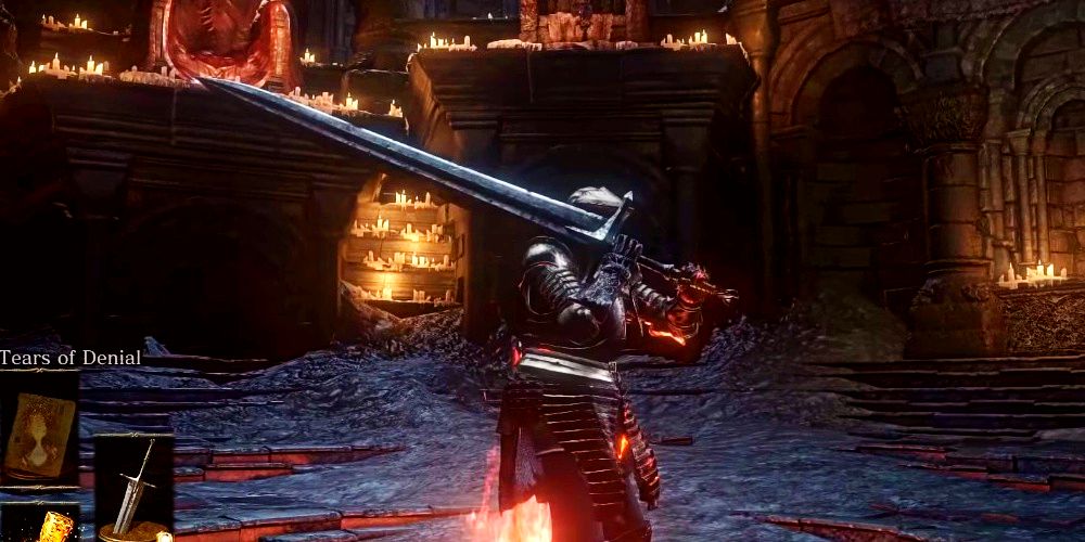 Ashen One Holds up the Lothric Knight Greatsword.