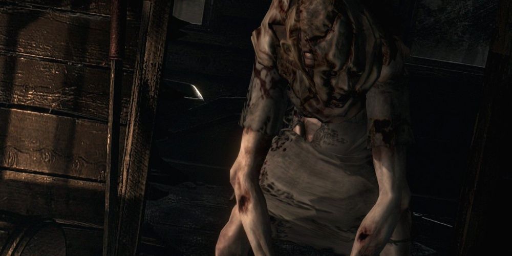 Resident Evil Лиза Тревор стоит в дверях